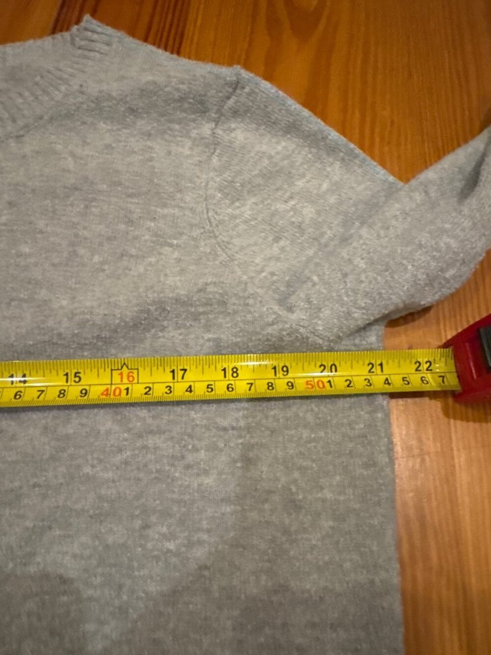 Tommy Hilfiger Gray Squirrel Intarsia Crew Neck Sweater Womens XL - Picture 6 of 6